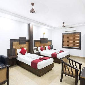 Hotel Kochi Crown